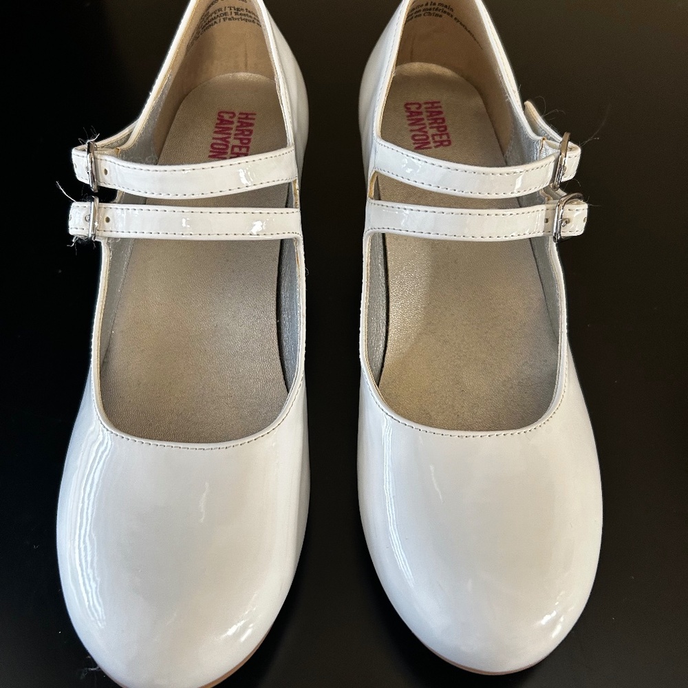 Harper Canyon White Patent Leather Heel Shoes Size 2M